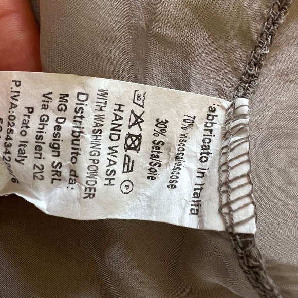 . Italian Silk Dress and Kimono Cape: Refined Elegance - Picture 8 of 13